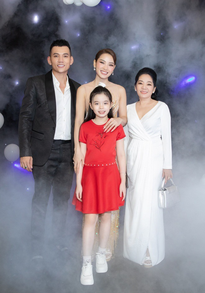  Sướng như Phương Trinh Jolie, có mẹ chồng tâm lý, được chồng 'cưng như trứng mỏng' Ảnh 3