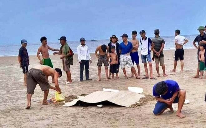 Đau xót 3 cháu bé chết đuối khi đi tắm biển cùng ông ngoại Ảnh 2