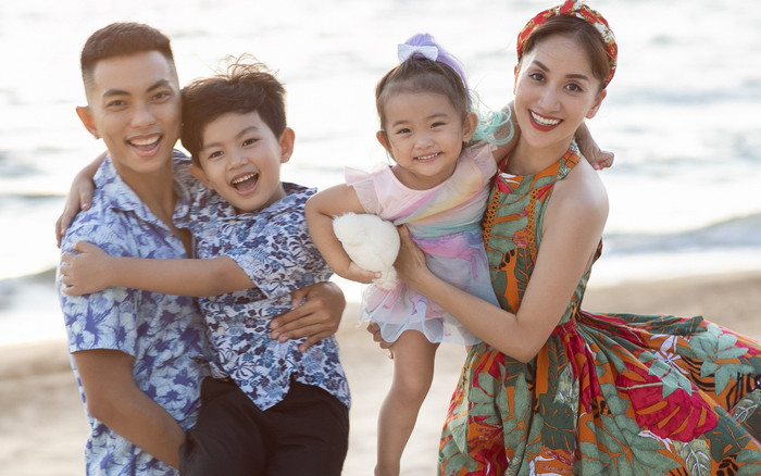 Con trai Khánh Thi - Phan Hiển 'xấu hổ', từ chối nhảy cùng ba tại nơi đông người Ảnh 2