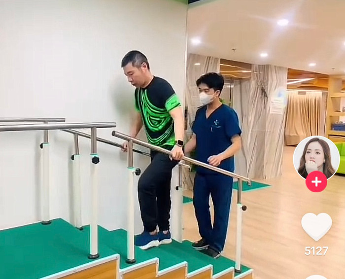  NSND Công Lý cố gắng tập luyện mỗi ngày, sức khỏe tiến triển tốt sau bạo bệnh Ảnh 2