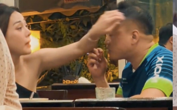 Bắt gặp Phương Oanh và Shark Bình đi ăn cùng nhau, hành động của nữ diễn viên gây chú ý Ảnh 2