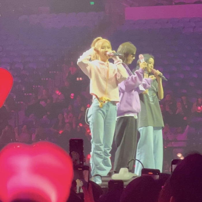  Jennie (Blackpink) lên tiếng trấn an fan sau khi đột ngột rời sân khấu vì sự cố sức khoẻ Ảnh 2