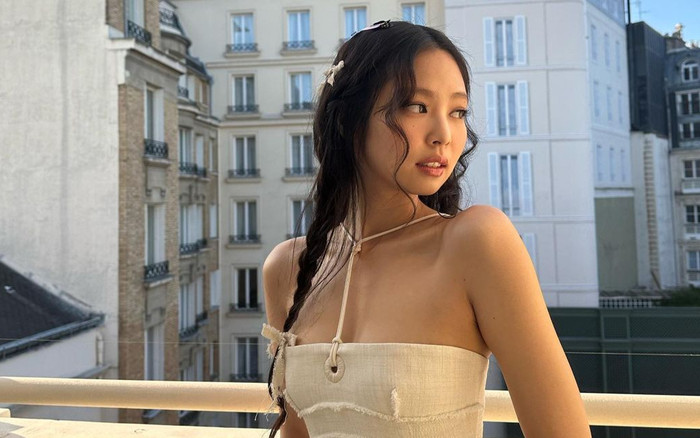 Jennie (Blackpink) lên tiếng trấn an fan sau khi đột ngột rời sân khấu vì sự cố sức khoẻ Ảnh 2