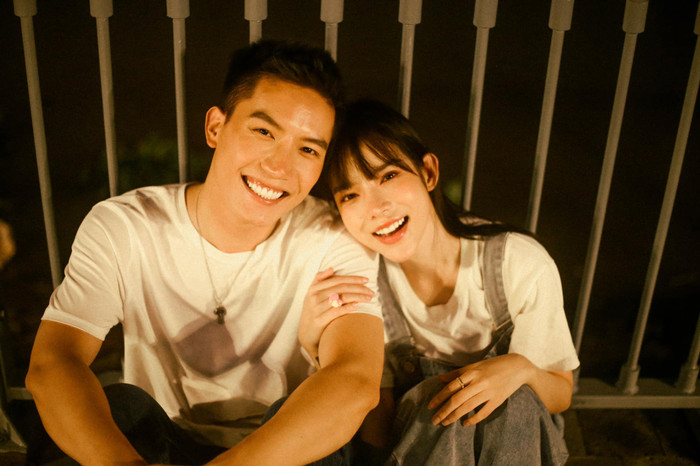 Mặc dù cả hai không lên tiếng xác nhận nhưng 'thuyền' Tú - Ly luôn được fan 'đẩy' nhiệt tình.