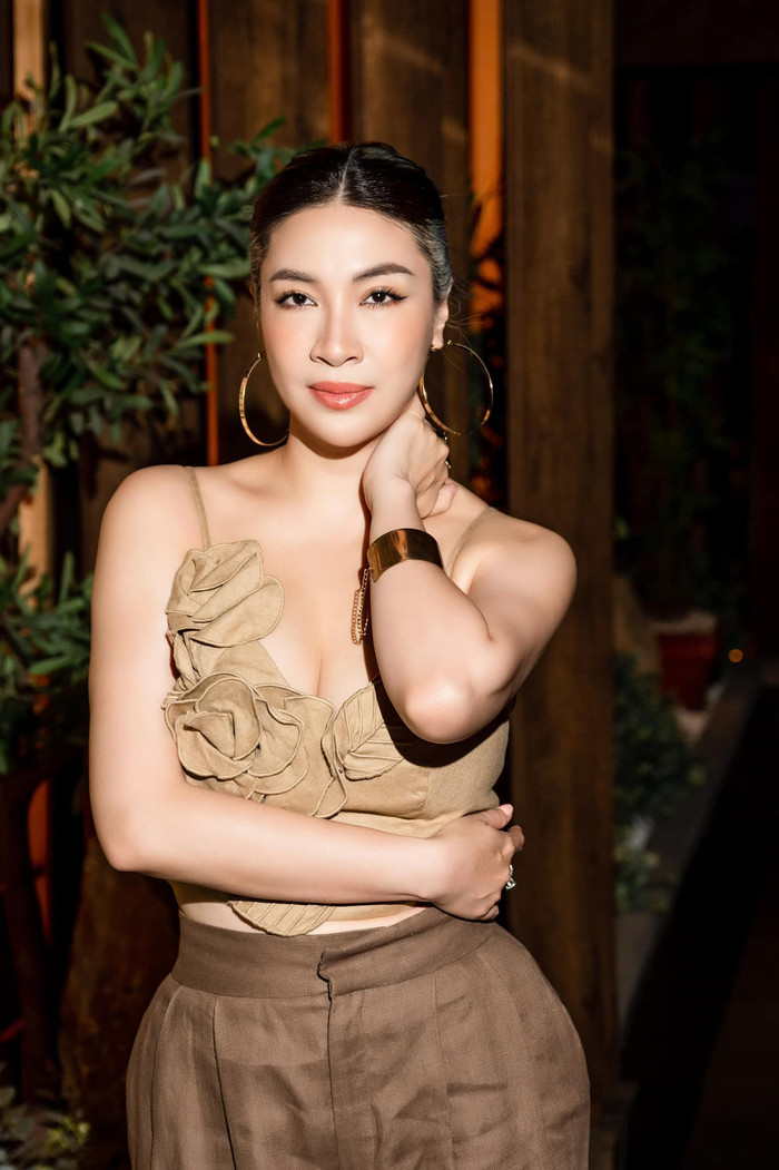 Pha Lê khẳng định bản thân có bạn trai nhưng không có nhu cầu khoe. (Ảnh: FBNV)