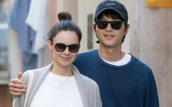 HOT: Song Joong Ki chính thức lên chức bố, hé lộ hình ảnh và thông tin về quý tử đầu lòng Ảnh 2