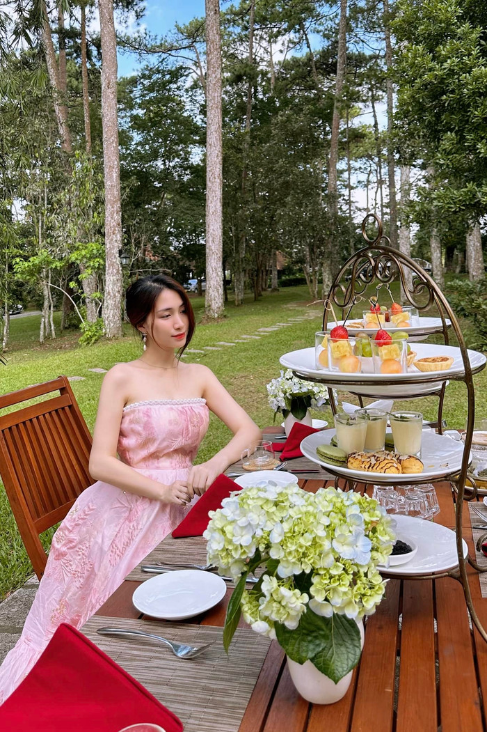  Được dân mạng yêu cầu hát tiếng Anh, Hòa Minzy bất ngờ tự nhận 'điểm yếu' của bản thân Ảnh 1