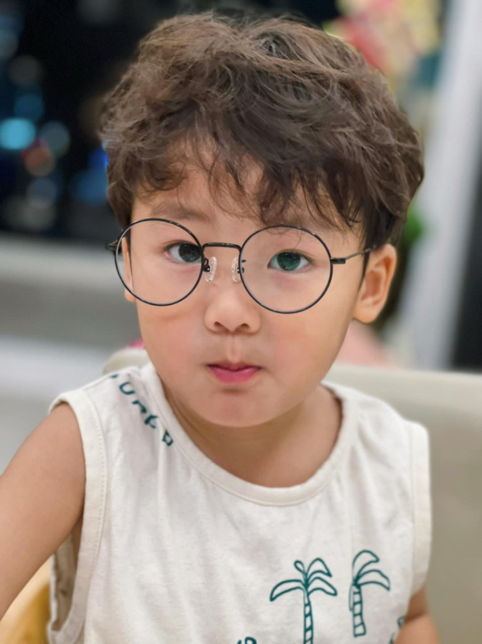  Được mẹ cho lên sóng, con trai Hòa Minzy 'đốn tim' fan bằng loạt biểu cảm siêu đáng yêu Ảnh 2