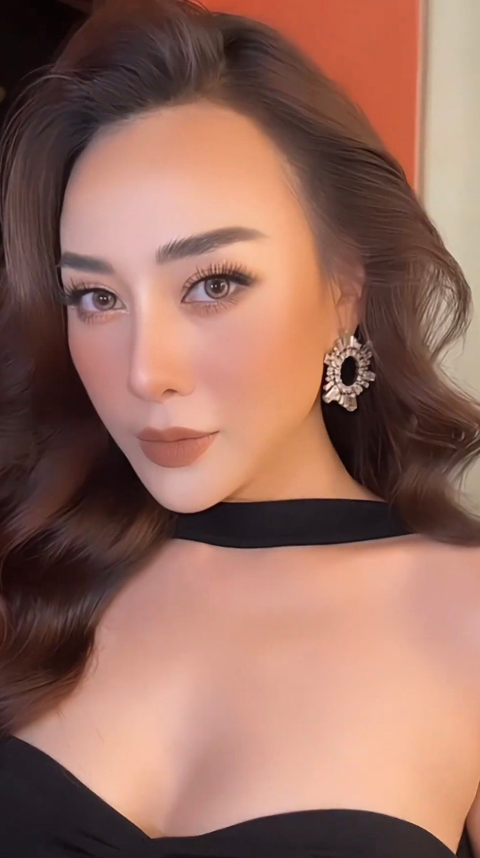  Phương Oanh khoe visual đầy sang chảnh, kiêu sa sau khi chính thức trở thành vợ Shark Bình Ảnh 3