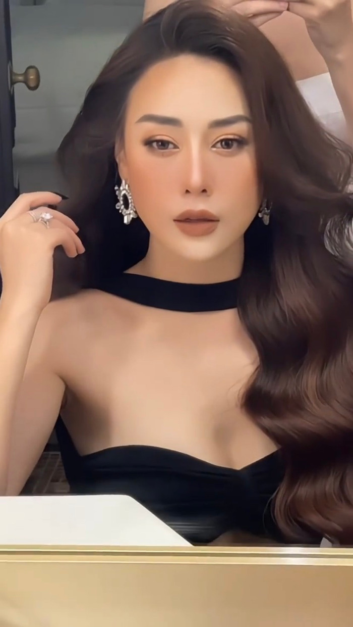  Phương Oanh khoe visual đầy sang chảnh, kiêu sa sau khi chính thức trở thành vợ Shark Bình Ảnh 2