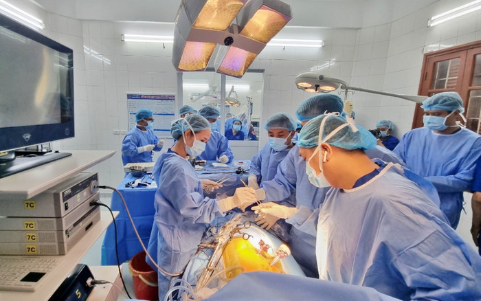  Bệnh viện Hữu nghị Việt Tiệp vừa thực hiện thành công ca ghép thận đầu tiên Ảnh 1