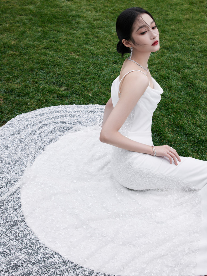  Ảnh chưa chỉnh sửa của Quan Hiểu Đồng bị chê thậm tệ, fan yêu cầu đổi stylist gấp Ảnh 3