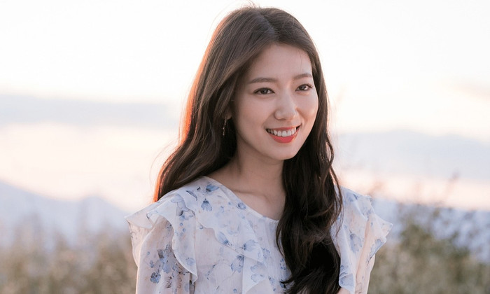  Park Shin Hye nền nã trong trang phục truyền thống, nhan sắc bà mẹ bỉm sữa gây thương nhớ Ảnh 2