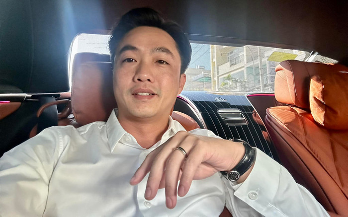 Lên đồ chuẩn phong thái chủ tịch, Cường Đô La vẫn bị bà xã soi chi tiết 'sai sai' Ảnh 2