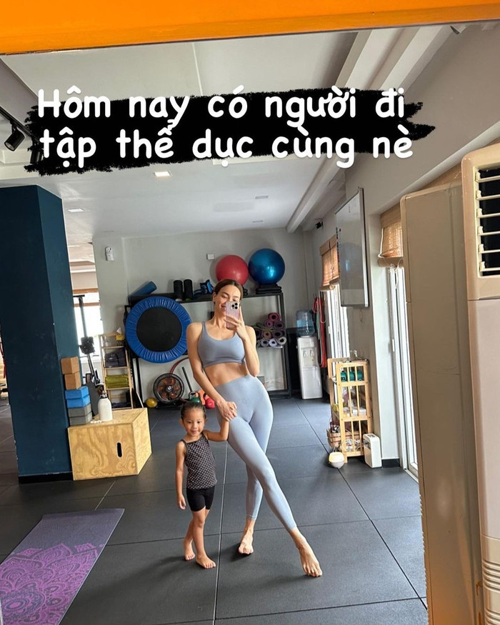  Con gái Hồ Ngọc Hà lộ rõ chiều cao đáng ngưỡng mộ, được khen là phiên bản mini của mẹ Ảnh 1