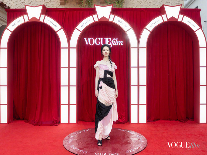 Trần Đô Linh 'đắp vải vụn' tham dự sự kiện khiến dân tình không nói nên lời Ảnh 2