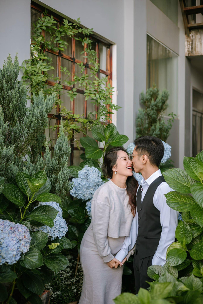  Khánh Thi nói về Phan Hiển: Luôn kè kè chăm sóc vợ bầu, chịu đủ 'hành tỏi' Ảnh 3