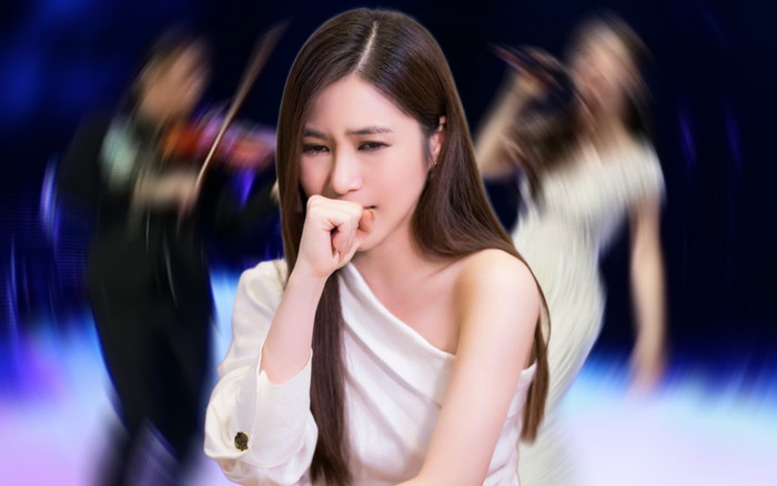 Một nhân vật đầy căng thẳng khi đứng cùng sân khấu với Hương Tràm Ảnh 2