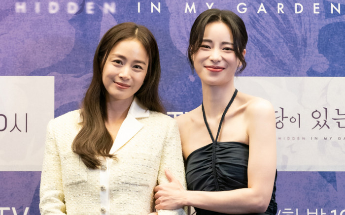 Chị em màn ảnh Kim Tae Hee - Lim Ji Yeon sánh vai rạng ngời: Đẳng cấp visual là đây Ảnh 2