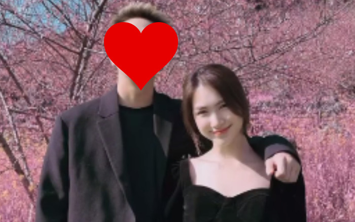 Hòa Minzy thoải mái để một sao nam Vbiz khoác vai, thổ lộ 'nhớ anh' Ảnh 2