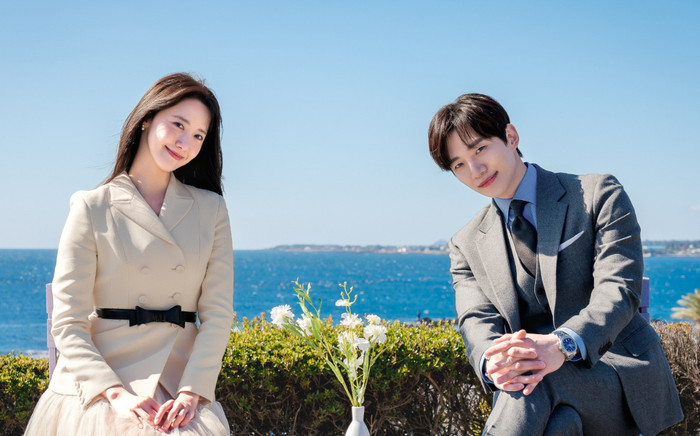 Từng bị 'ném đá' thậm tệ, vì sao khán giả lại 'quay xe' ủng hộ King The Land của YoonA? Ảnh 2