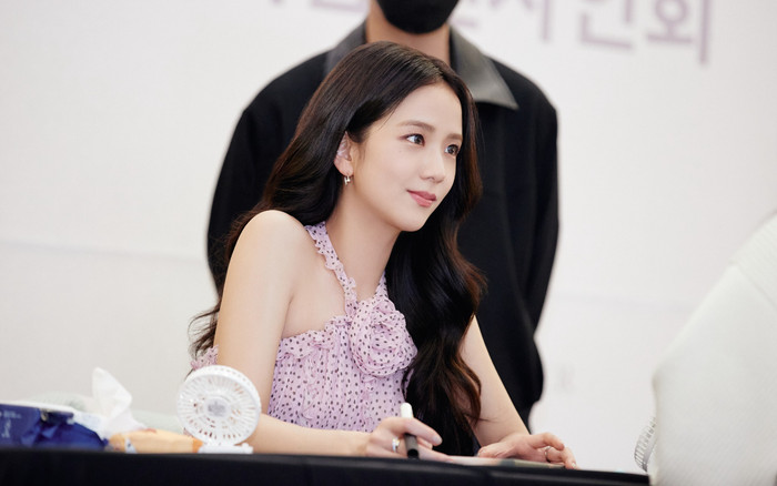 Jisoo nhiễm Covid-19 trước giờ G, fan ra sức lo lắng cho Blackpink Ảnh 2