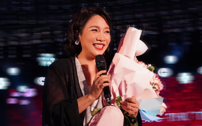 Hàng ngàn khán giả 'hát thay' diva Mỹ Linh trong ca khúc đình đám: Đẳng cấp khó ai vượt mặt! Ảnh 2