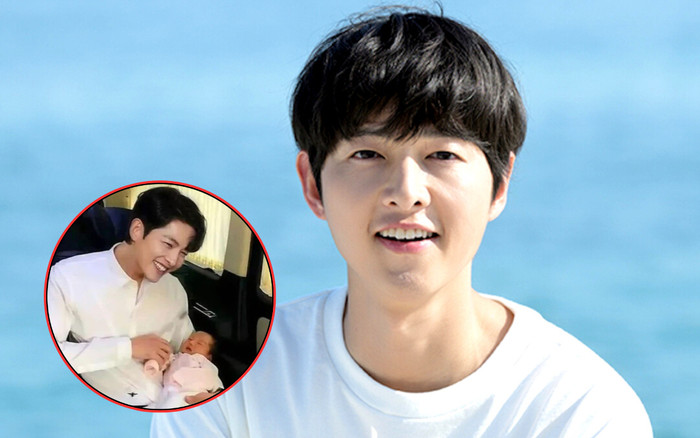 Bắt gặp Song Joong Ki công khai bồng bế con, em bé xinh xắn giống hệt bố? Ảnh 2