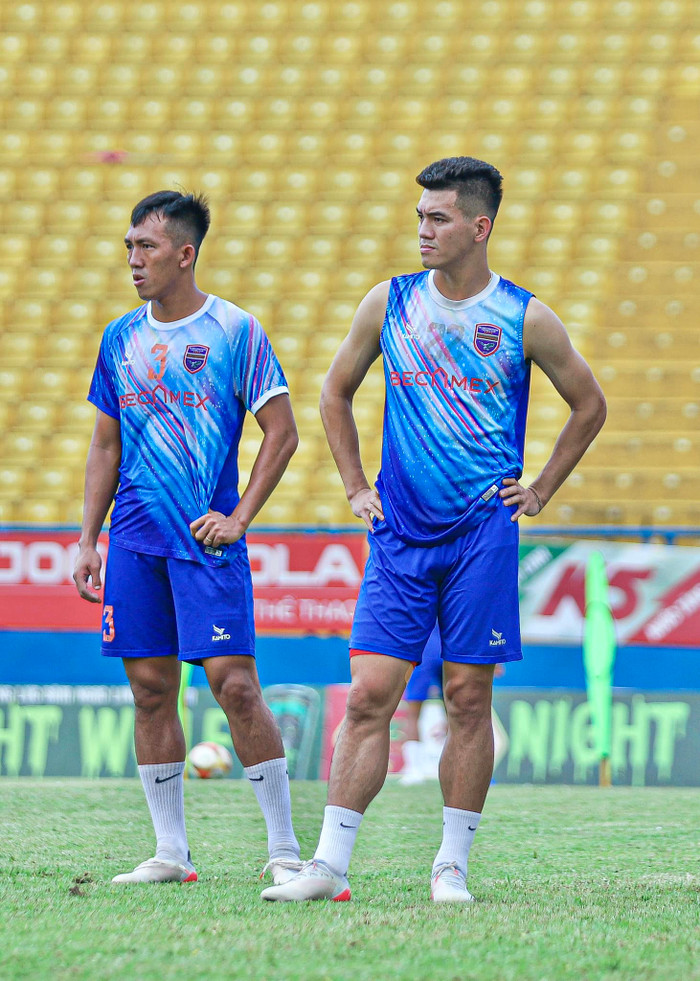 Trong cả ba trận đầu tiên dưới thời HLV Lê Huỳnh Đức, Tiến Linh đều phải dự bị. Ảnh: CLB Bình Dương