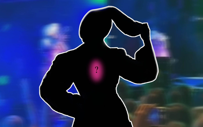 Một nữ ca sĩ nổi tiếng bị khán giả ném điện thoại vào mặt, ngã quỵ ngay trên sân khấu Ảnh 2