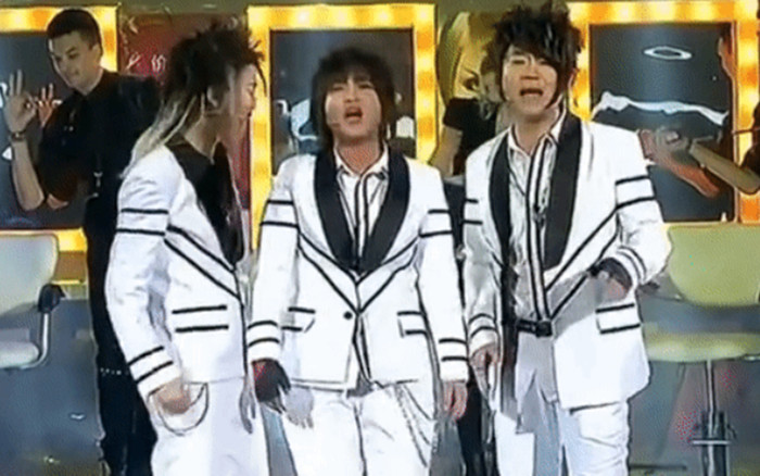 Xuất hiện nhóm nhạc y hệt HKT trên truyền hình Trung Quốc: Chuyện gì thế này? Ảnh 2