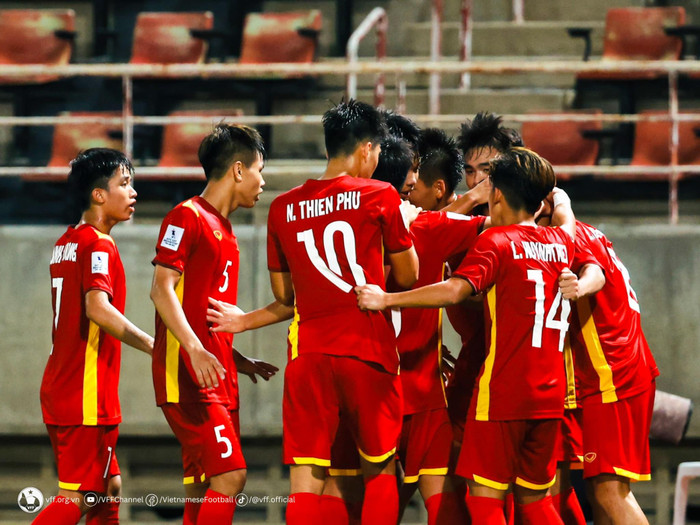 Dù rất nỗ lực nhưng U17 Việt Nam phải nhận thất bại đậm với tỷ số 0-4 trước U17 Nhật Bản. Ảnh: VFF