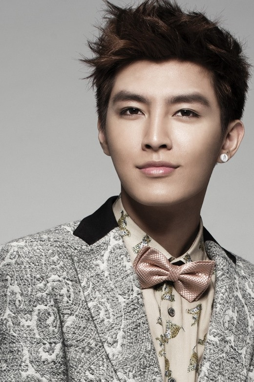 Viêm Á Luân liên tục vướng phải hàng loạt những scandal lớn nhỏ. (Ảnh tổng hợp)