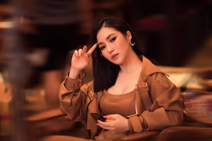 Việc từ bỏ hào quang để du học đã khiến Hương Tràm vướng tin đồn sang Mỹ sinh con. (Ảnh tổng hợp)