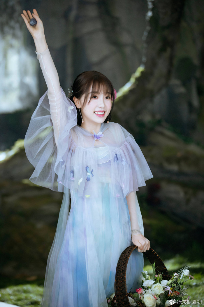 Dân tình phản đối Ngu Thư Hân hợp tác cùng Tống Uy Long vì diễn dở? Ảnh 1