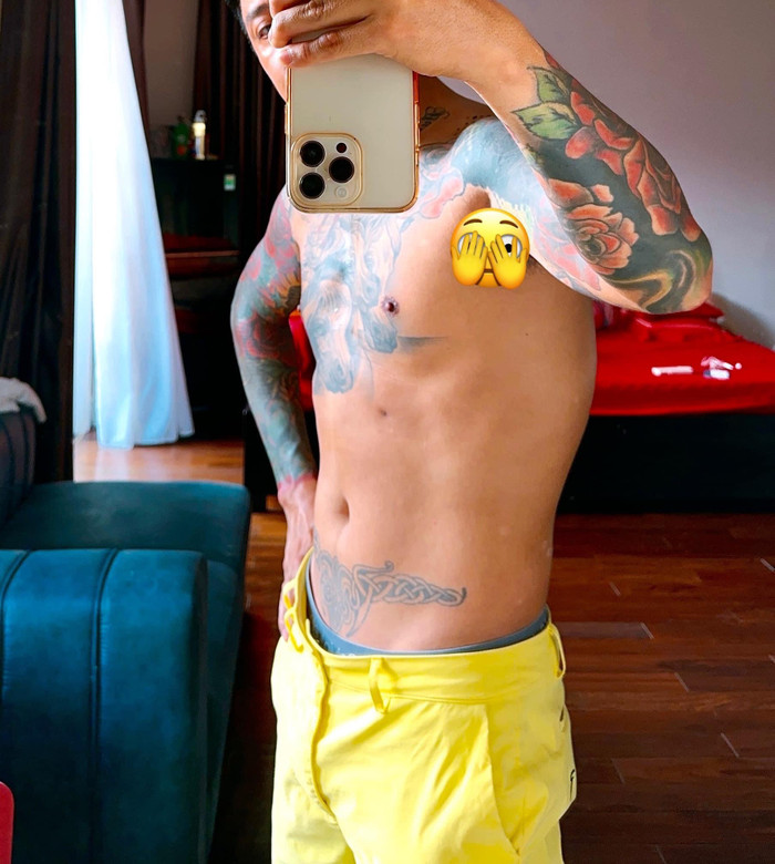 Tuấn Hưng tự tin khoe hình thể đáng ngưỡng mộ