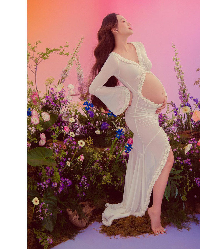 Minh Hằng diện đồ xuyên thấu khoe bụng, visual mẹ bầu xinh hết nấc! Ảnh 4