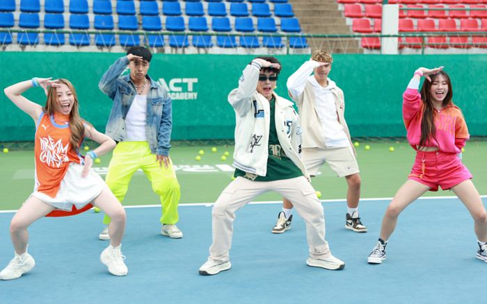 Sau Sơn Tùng, thêm một ca sĩ Việt kết hợp cùng ngôi sao đình đám Thái Lan Ảnh 2