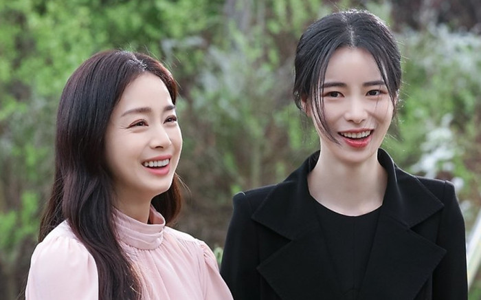 Kim Tae Hee mất điểm khi chung khung hình với ác nữ The Glory Ảnh 2