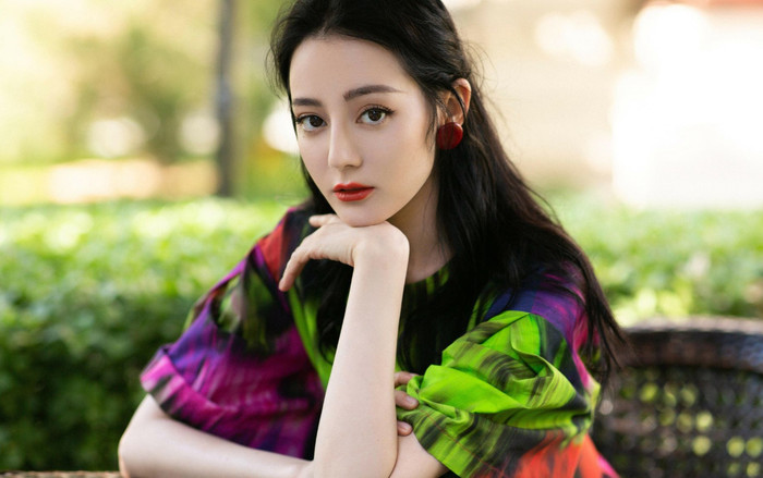 Địch Lệ Nhiệt Ba đã hết thời, phải lấy nước mắt để câu kéo khán giả? Ảnh 2