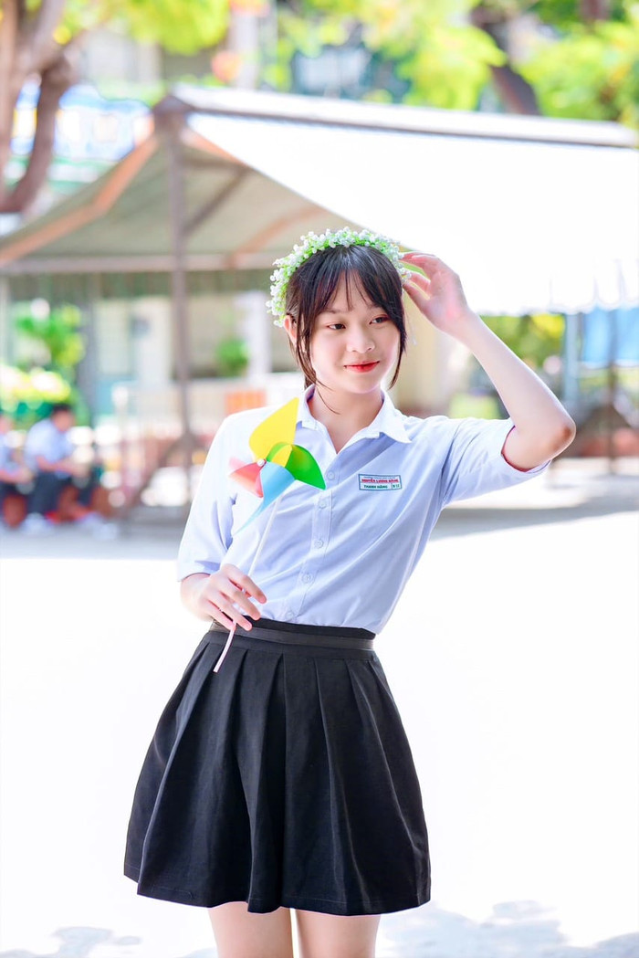 Nhiều người nhận xét rằng em gái hoa hậu Thanh Thủy sở hữu nhan sắc xinh đẹp, tươi tắn không hề thua kém người chị nổi tiếng