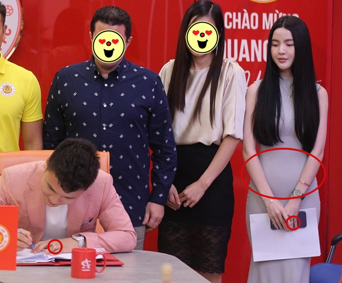 Nguyễn Quang Hải và Chu Thanh Huyền bị dân tình 'soi' đeo nhẫn đôi ngay ngón áp út để 'đánh dấu chủ quyền' (Nguồn: CAHN FC)