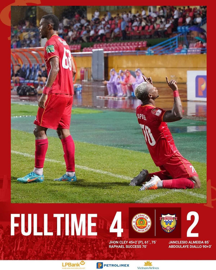 Tối 24/6, CLB CAHN đã đánh bại Hà Tĩnh để lên ngôi đầu bảng V.League 2023. Ảnh: CLB CAHN