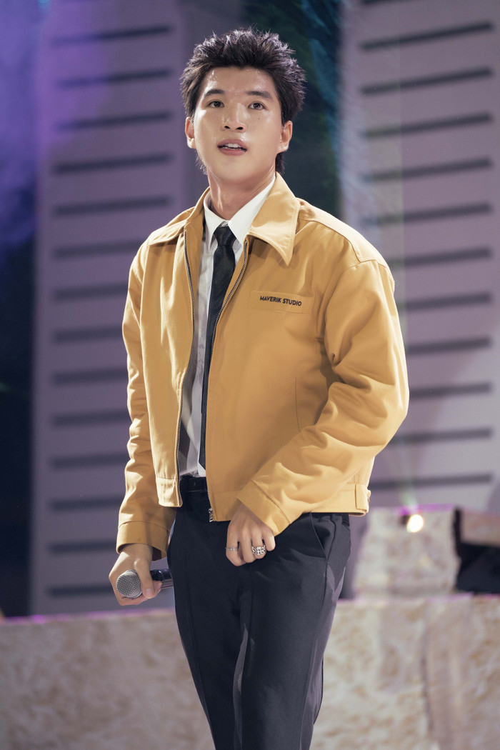 Sở hữu giọng hát hay cùng vẻ ngoài điển trai, HIEUTHUHAI thu về lượng fan đông đảo 