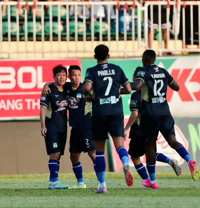 HAGL và TPHCM được dự đoán sẽ có trận đấu cân não vào chiều nay. Ảnh: HAGL FC