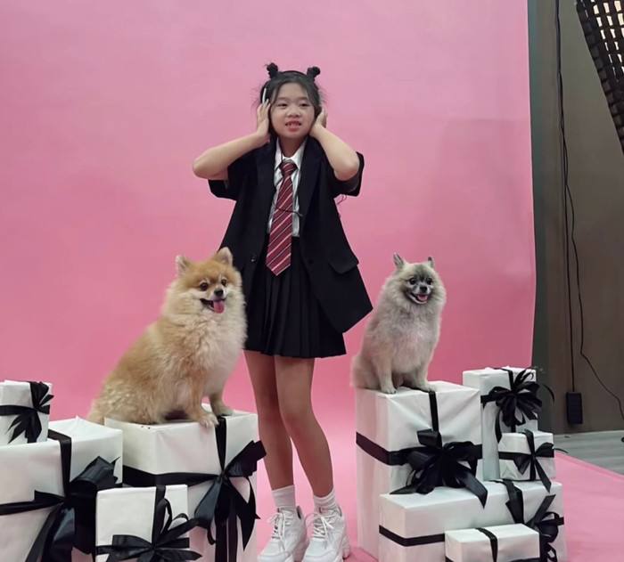 Bé Lavie - con gái cố nghệ sĩ Mai Phương ngày càng ra dáng thiếu nữ.