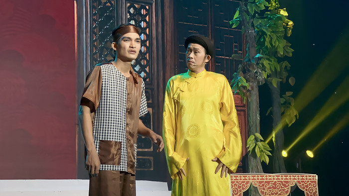 NSƯT Hoài Linh hiếm hoi quay trở lại sân khấu hài kịch.