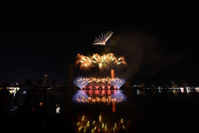 Hòa quyện cùng pháo hoa, âm nhạc của đội Anh thuyết phục khán giả&nbsp;