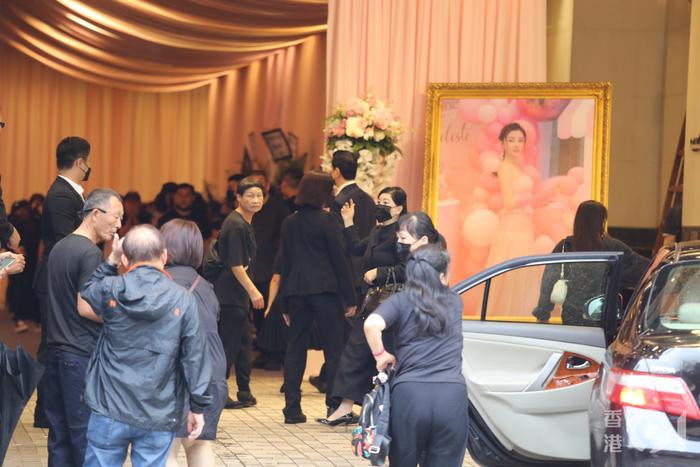 Mẹ Thái Thiên Phượng tiết lộ cuộc sống hiện tại, bất ngờ trước tình trạng của các con cố người mẫu Ảnh 3