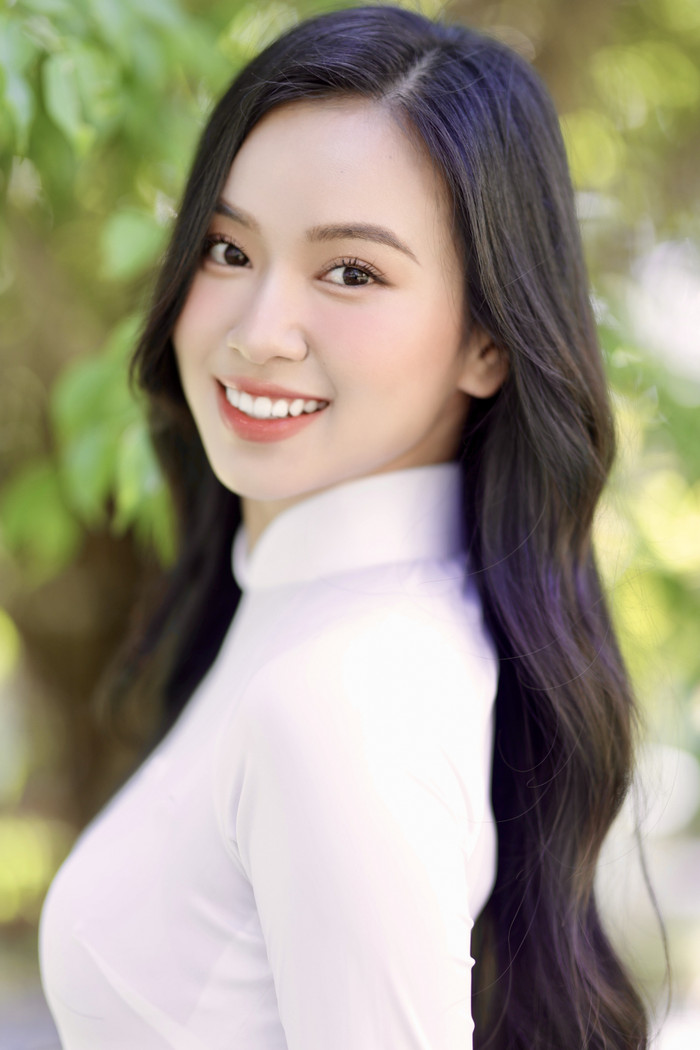 Nụ cười trong veo của nàng Á khôi 1